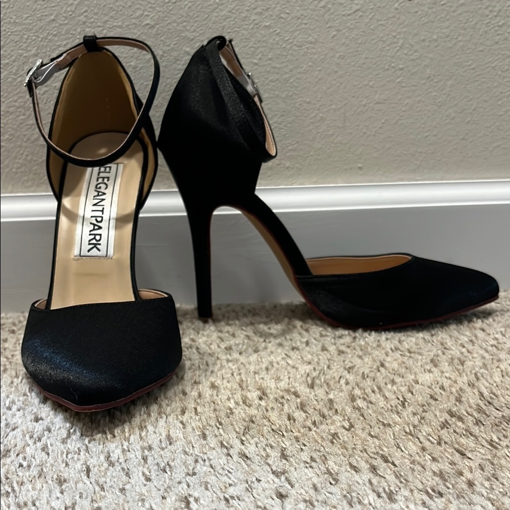 💕🎉HOST PICK🎉💕 Pointy Black Satin High Heels